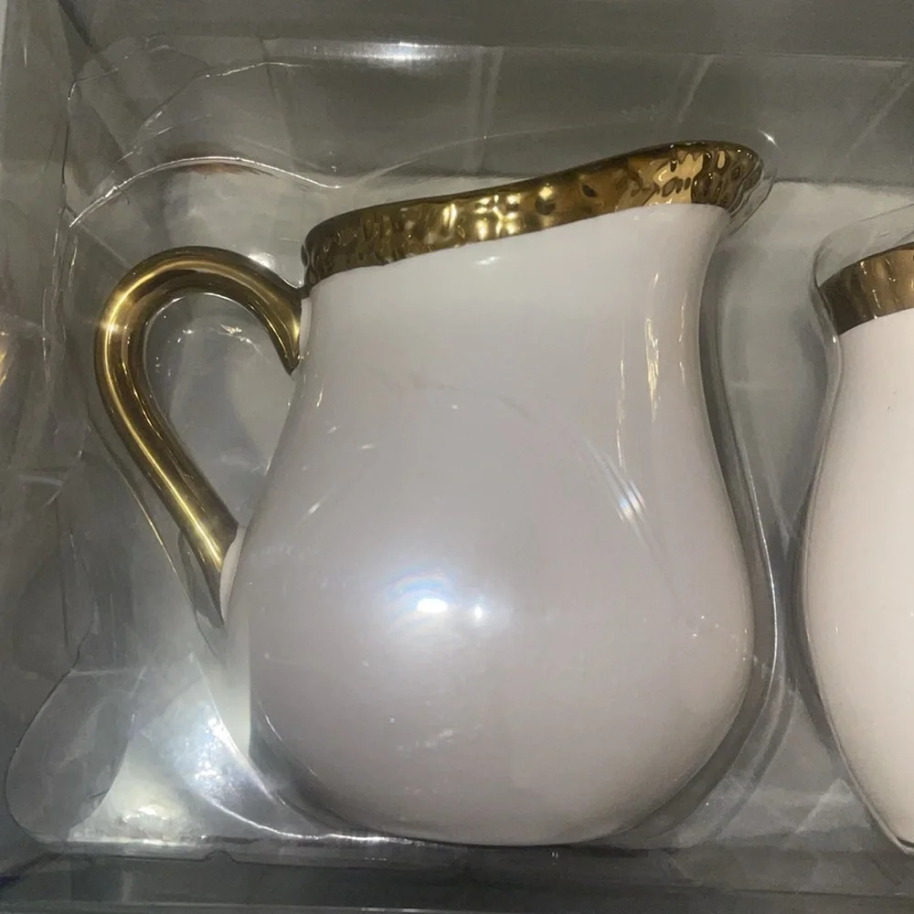 The Cobblest Collection Sugar Bowl & Creamer Pitcher